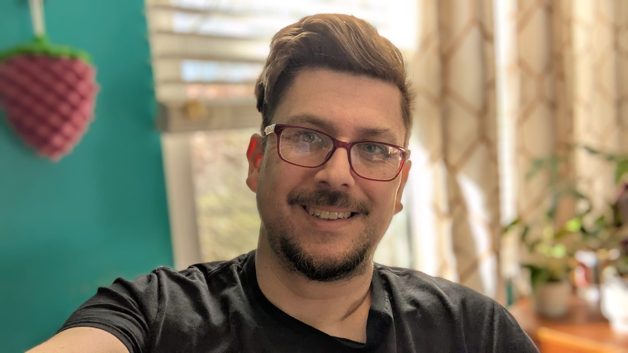 Lou Larsen-Editor