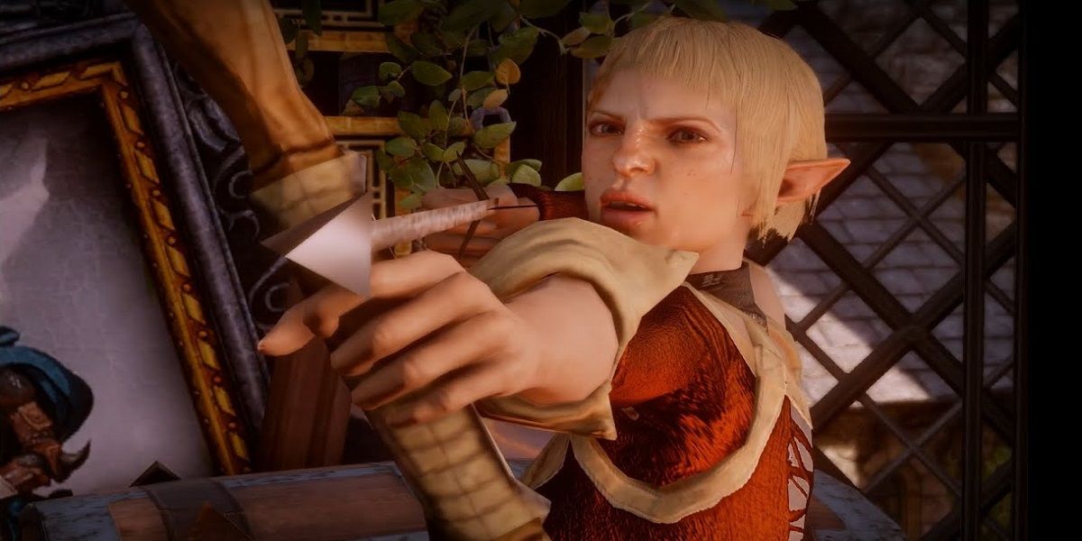 Sera from Dragon Age: Inquisition with her bow drawn