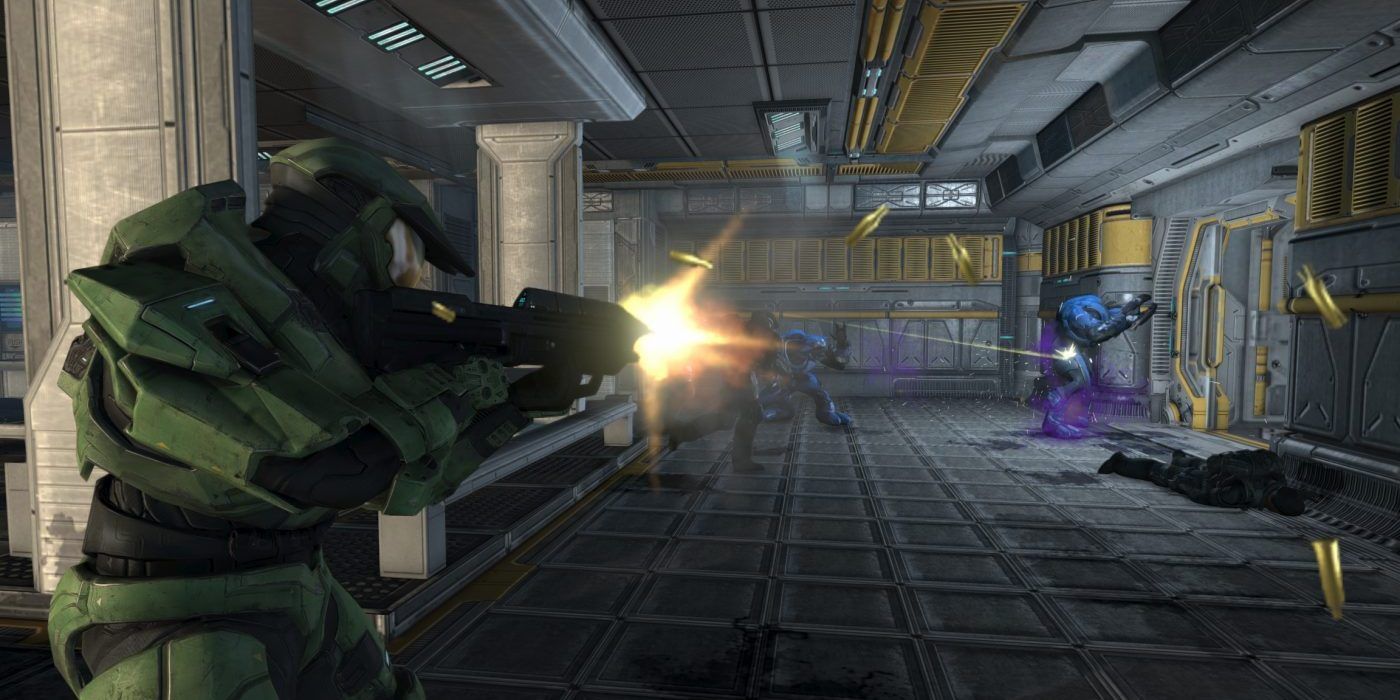 Master Chief shooting Elite in Halo CE