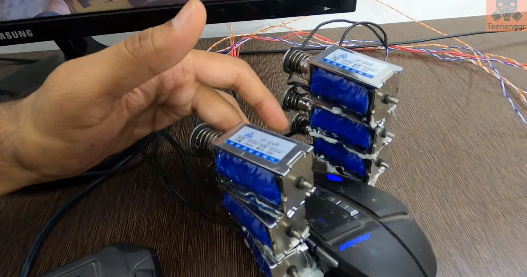 Redditor Builds Ultimate Recoil Device For Mouse And Keyboard