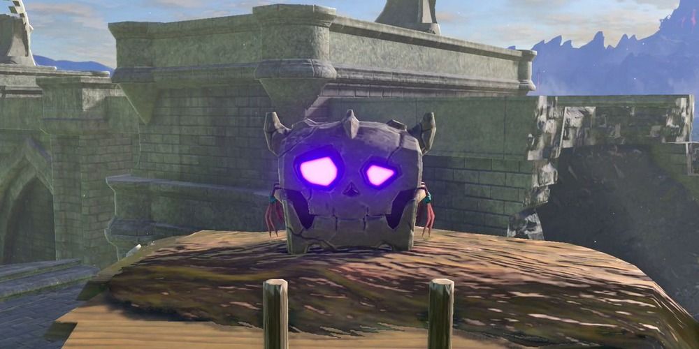 A chest with glowing purple eyes in BotW