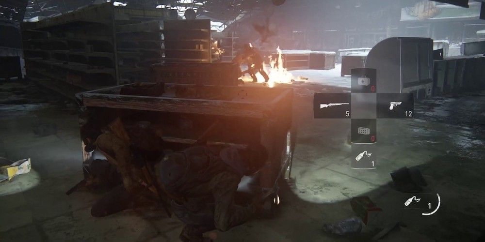 Last of us 2 ellie using molotov cocktail