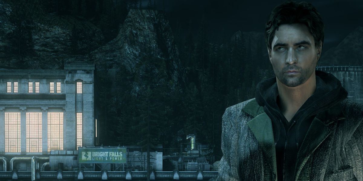 Alan Wake walking through Bright Falls