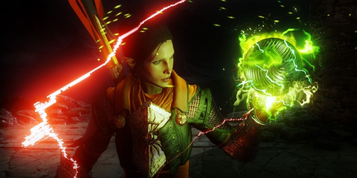 image of Inquisitor from Dragon Age: Inquisition holding the Elven orb
