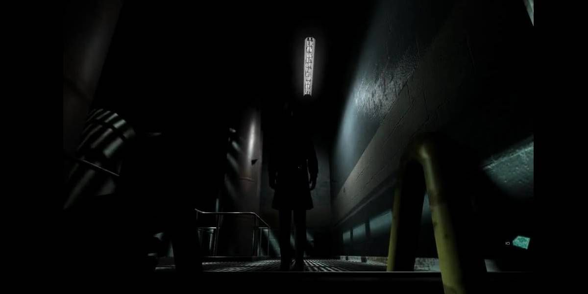 Alma on the ladder in F.E.A.R.