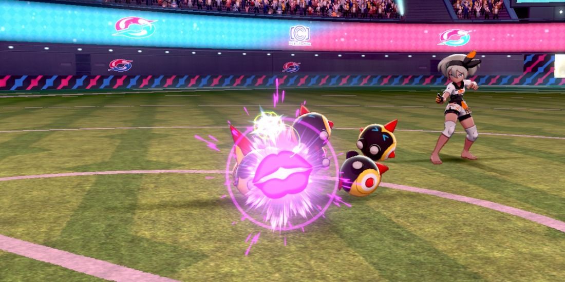 Bea's Falinks being damaged by Draining Kiss in Pokémon Sword & Shield