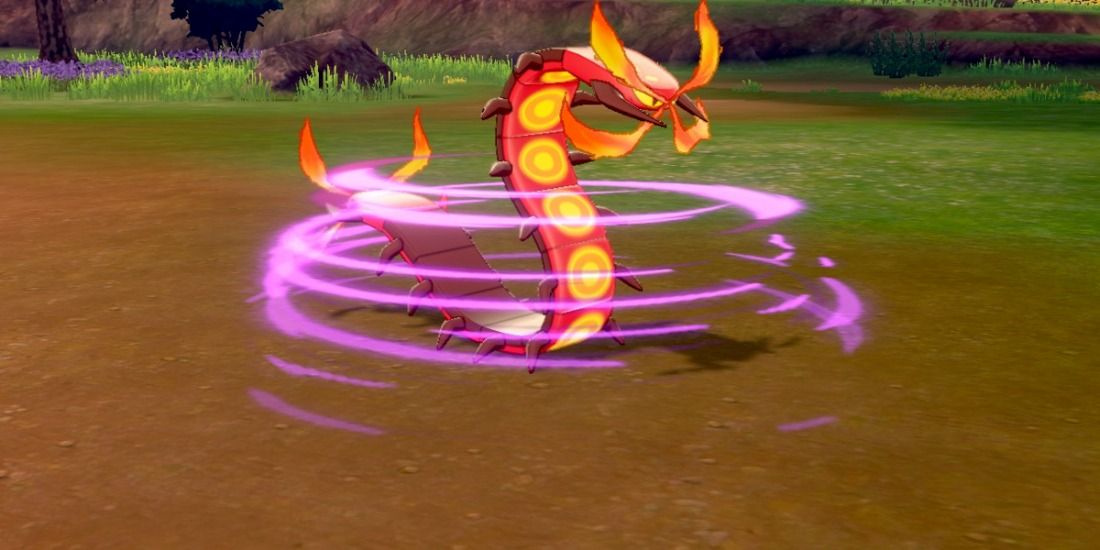 Centiskorch using the move Coil in Pokémon Sword & Shield