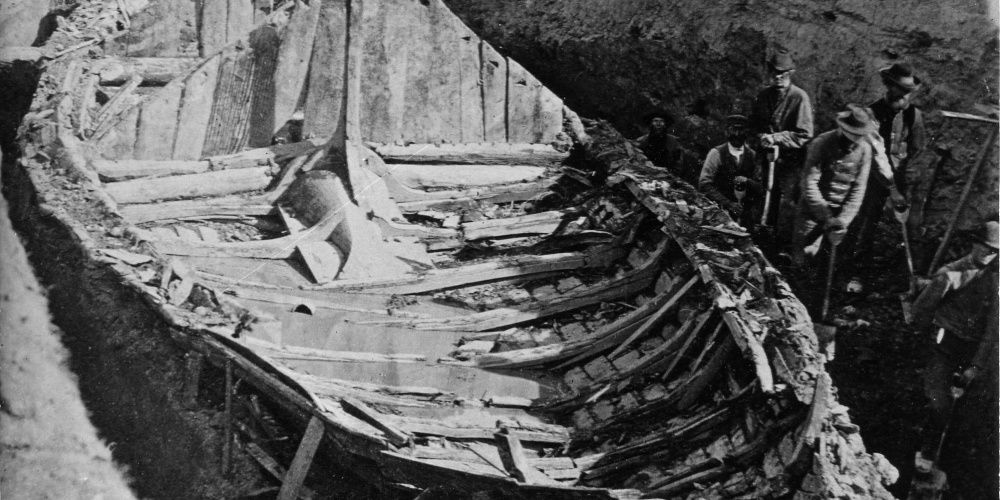 Gokstad Viking Ship Black And White Picture Of Excavation