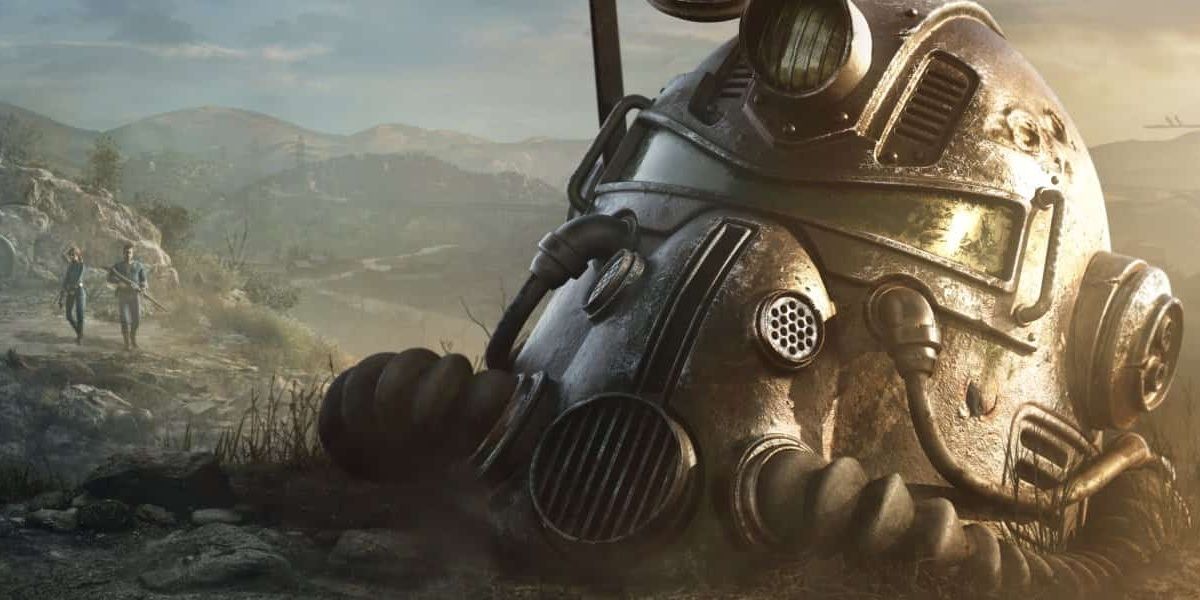 A power armor helmet laying in the wasteland in Fallout