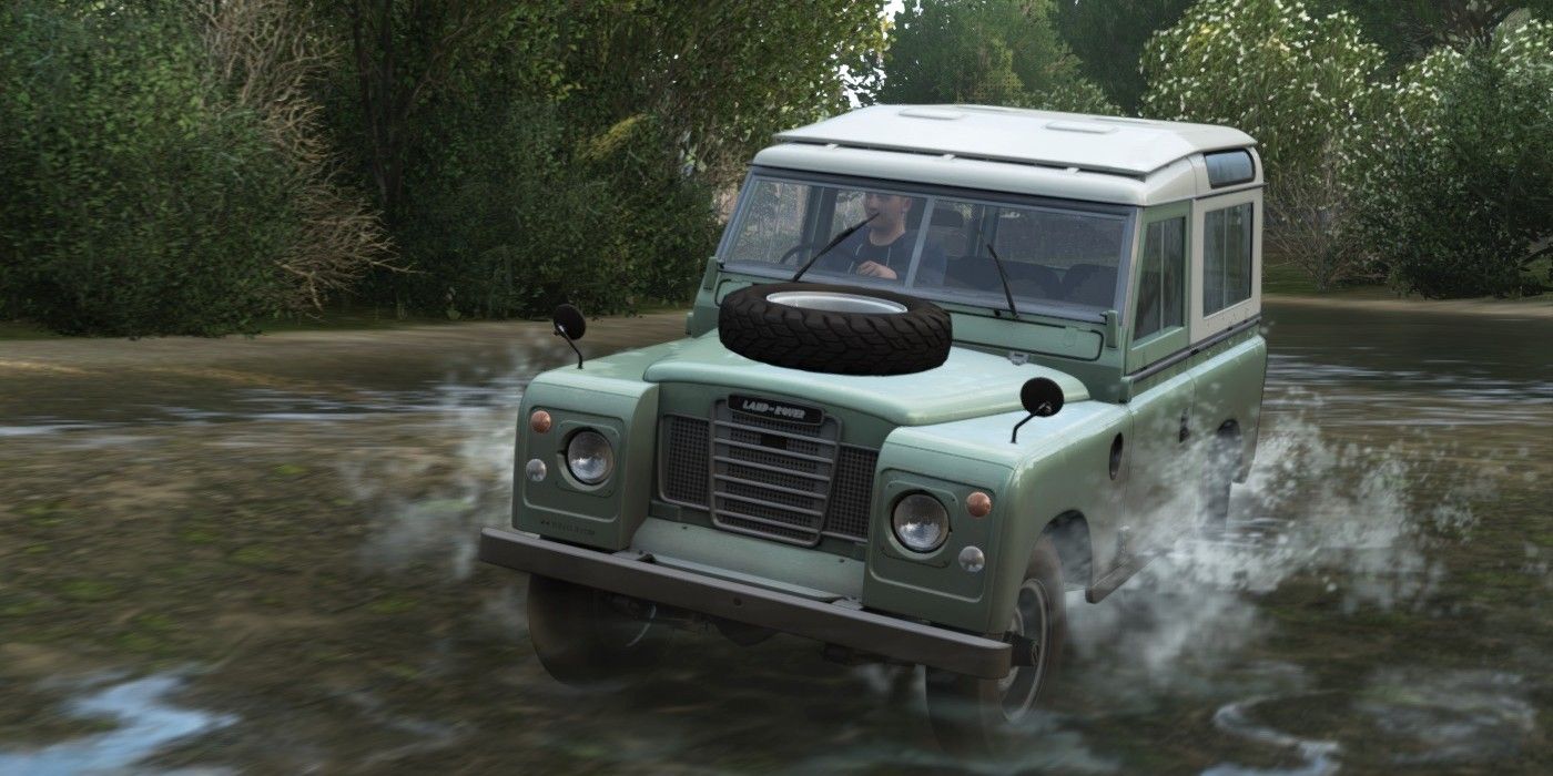 Forza Horizon 4 1972 Land Rover Series III driving in water