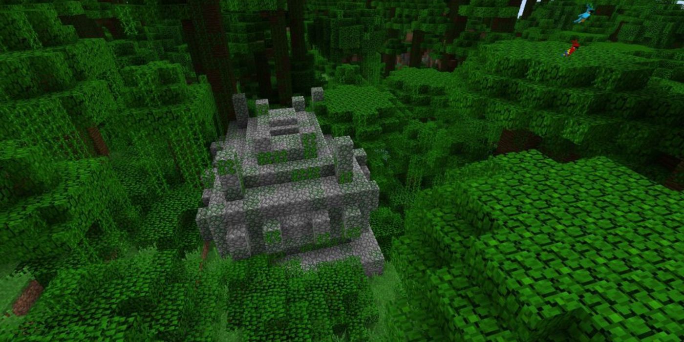 Minecraft jungle pyramid in jungle