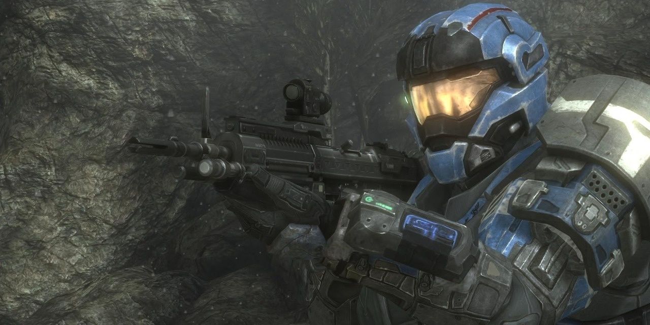 Carter standing with his DMR in Halo: Reach.
