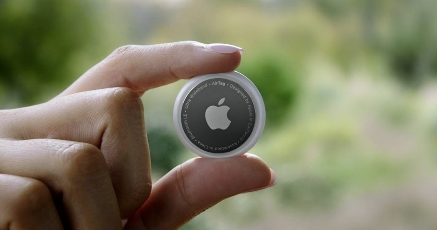 Apple AirTags for scale