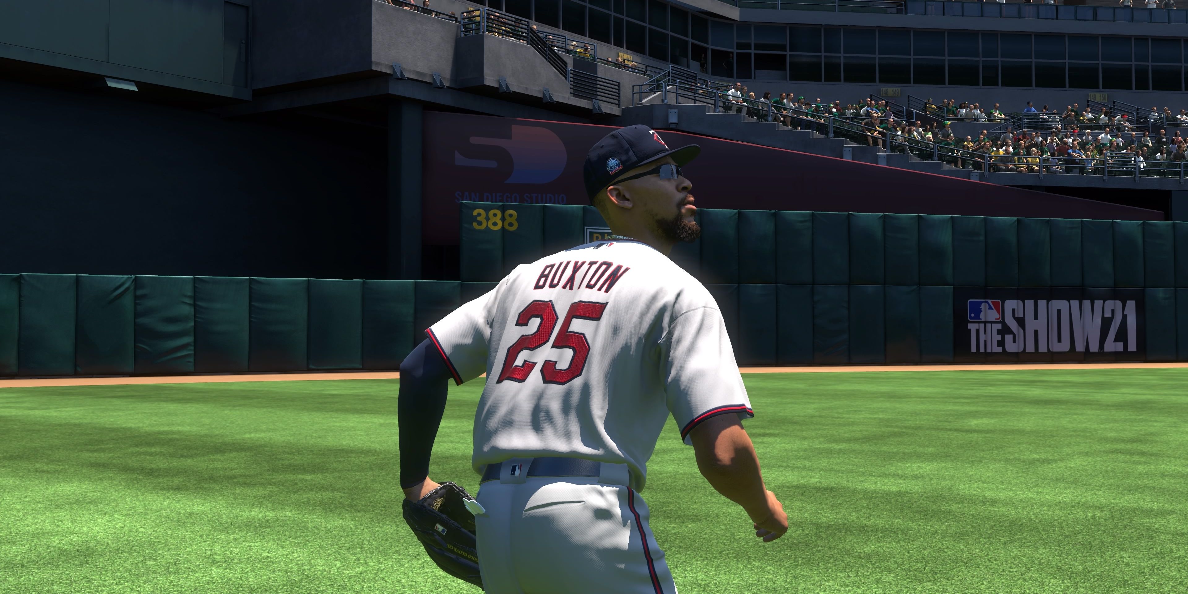 Byron Buxton catching fly ball