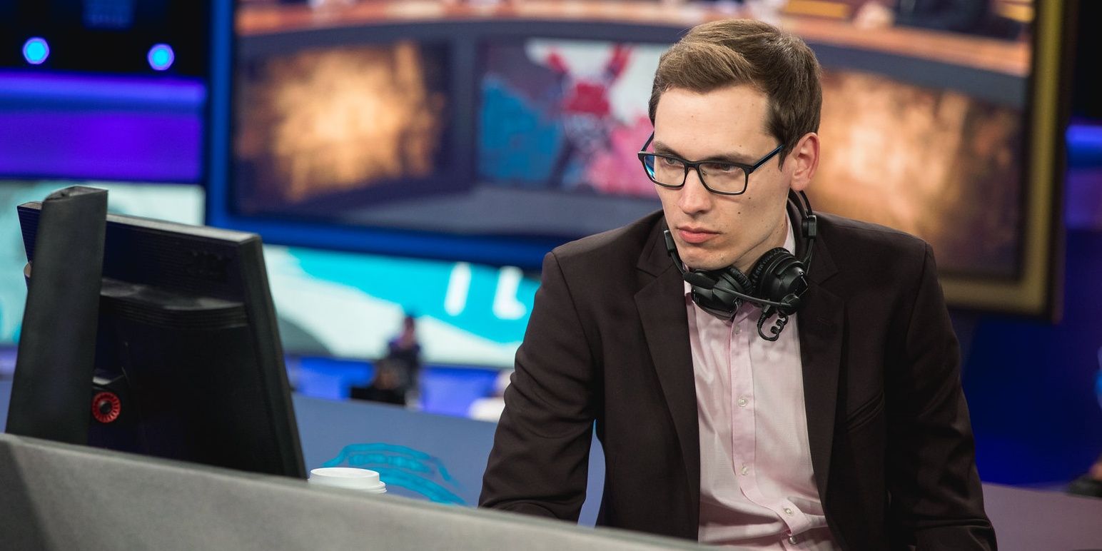 League Of Legends Deficio Looking At Broadcast Monitor Ahead Of Game In The LEC
