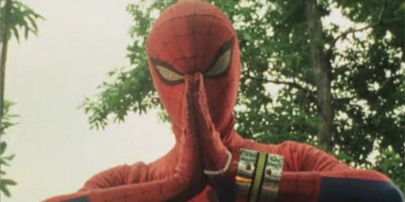 Supaidaman shows respect in the show of the same name