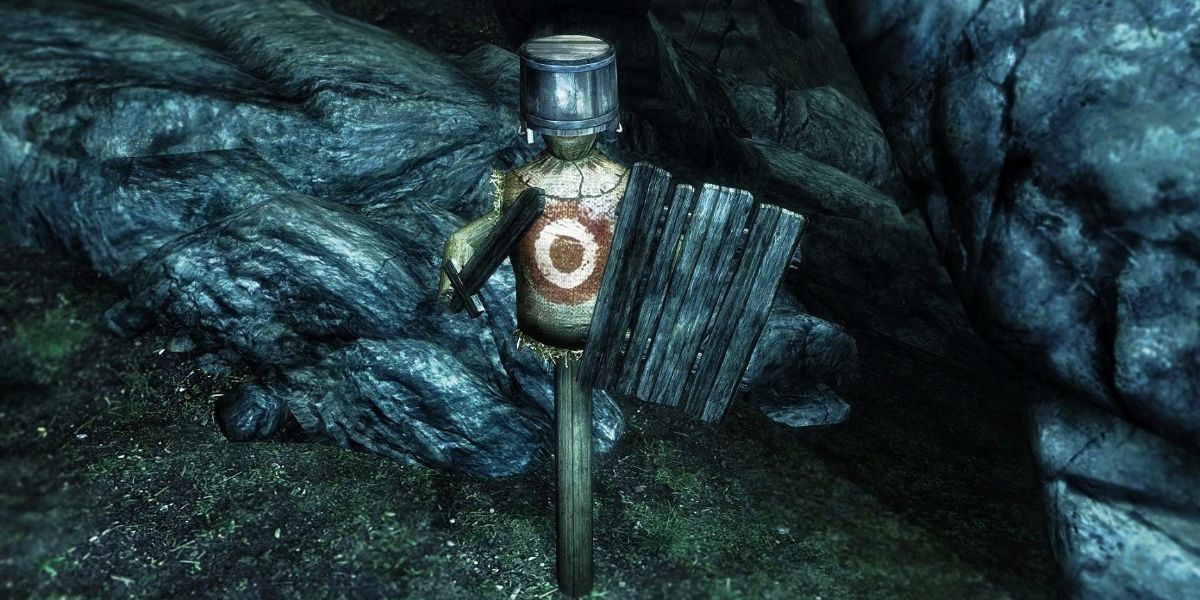 Practice Dummies Next To Rock, Skyrim