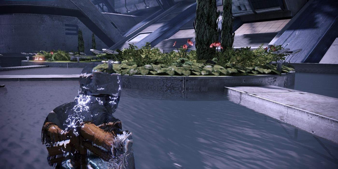 Mass Effect Gameplay Screenshot of Shepard, Cloaked