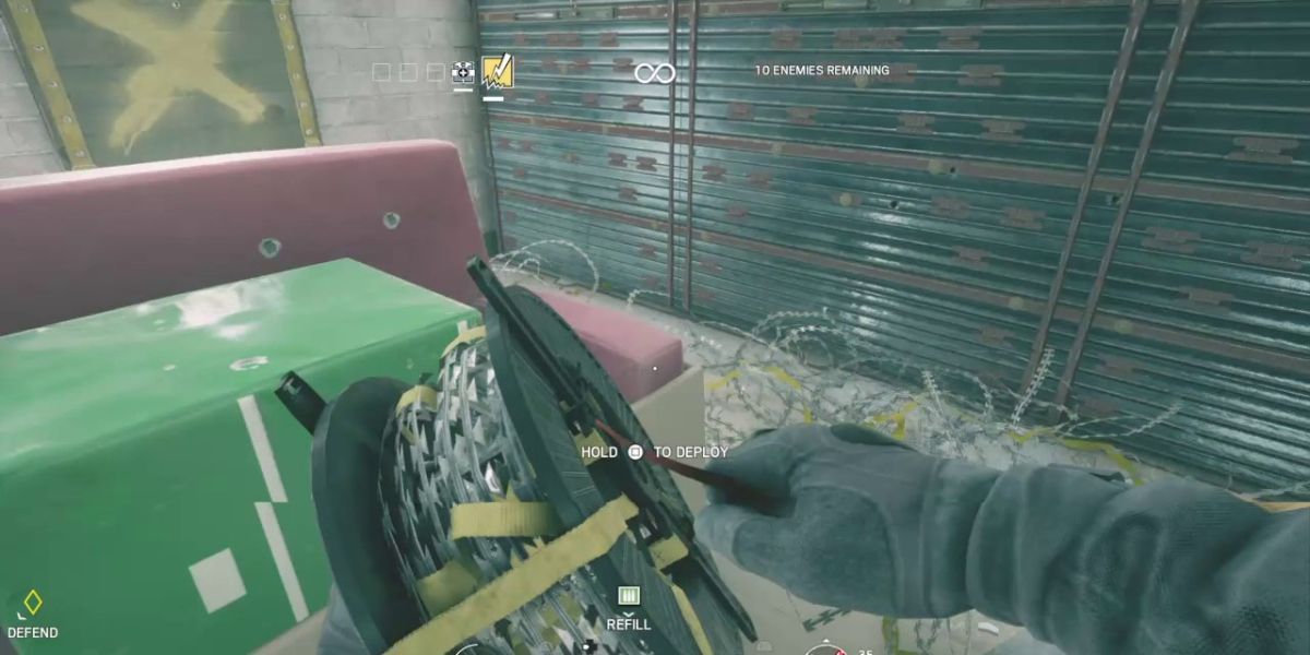 siege, player using barbed wire