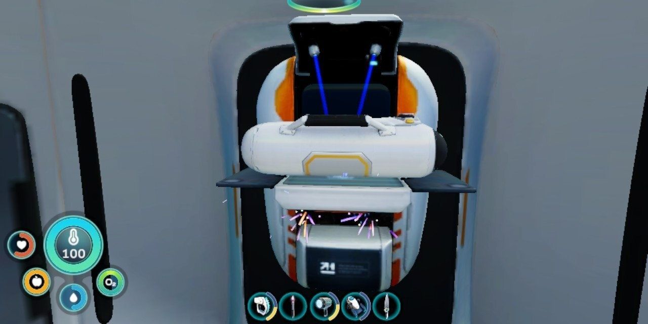 A fabricator making an O₂ Thank in Subnautica: Below Zero