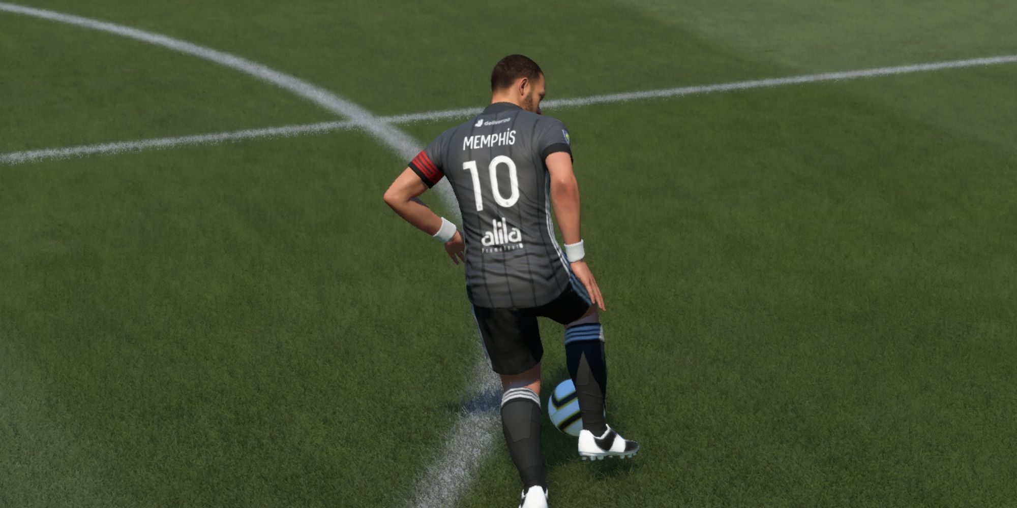 FIFA 21 Screenshot Of Memphis Depay On The Ball