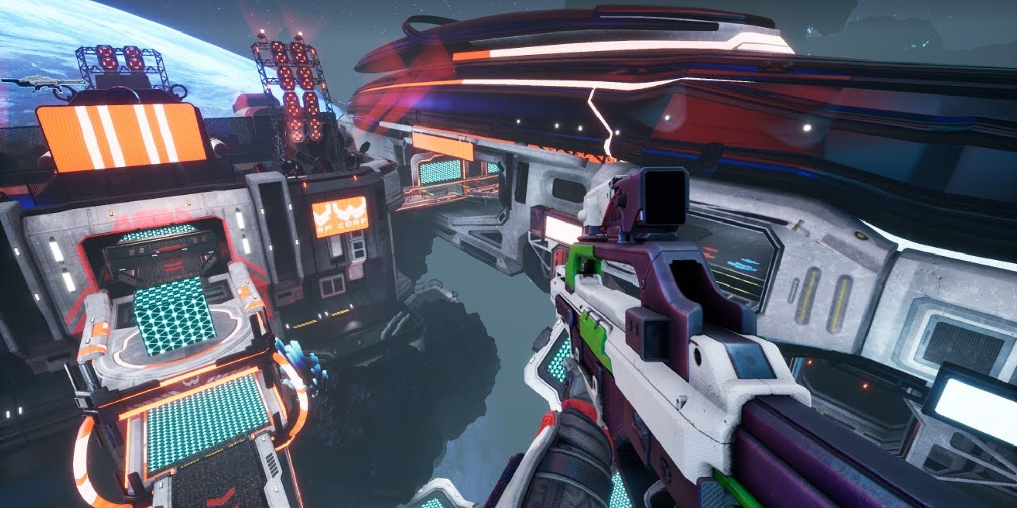 Splitgate aiming a Gun