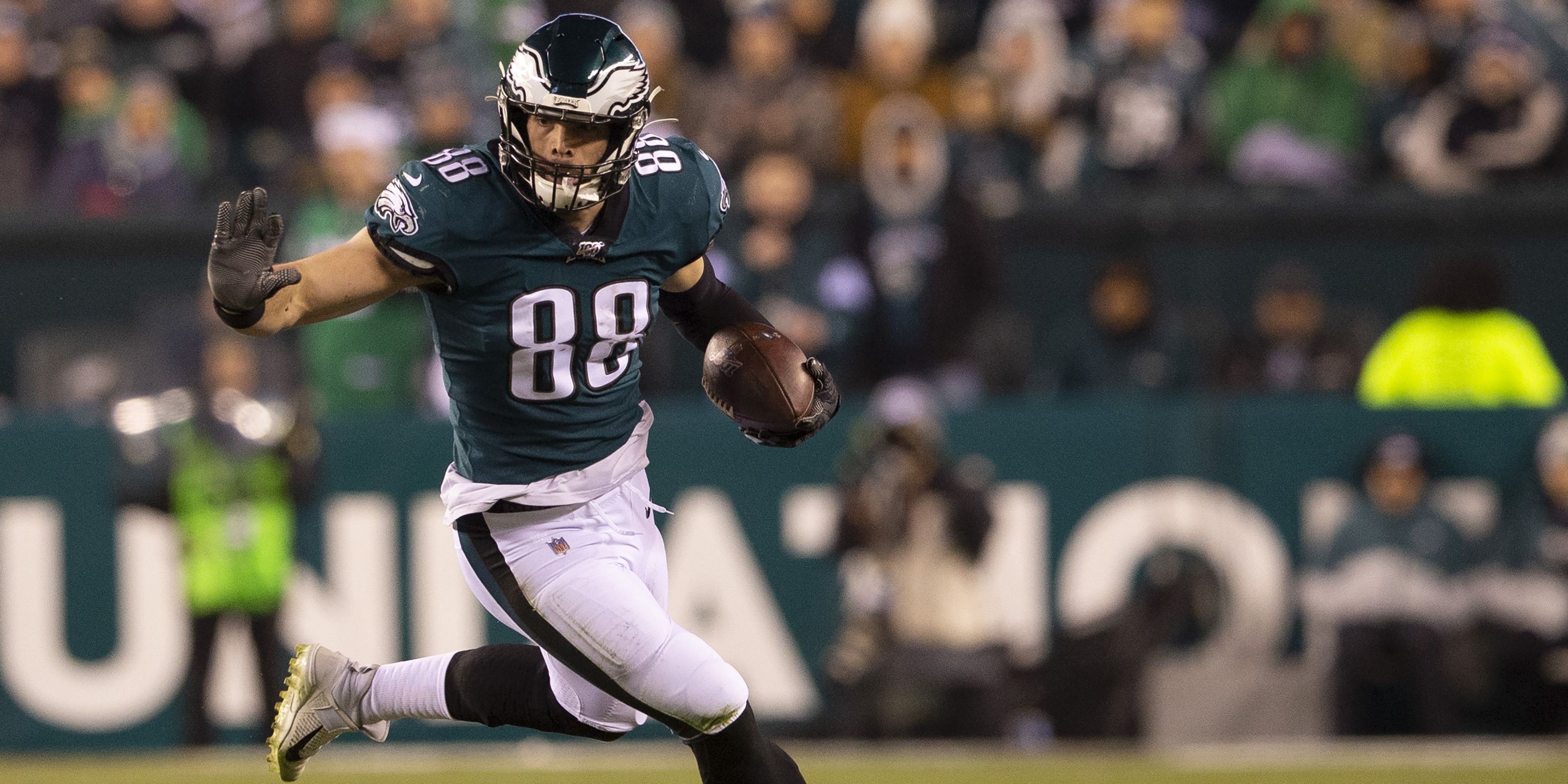 dallas goedert catching and running