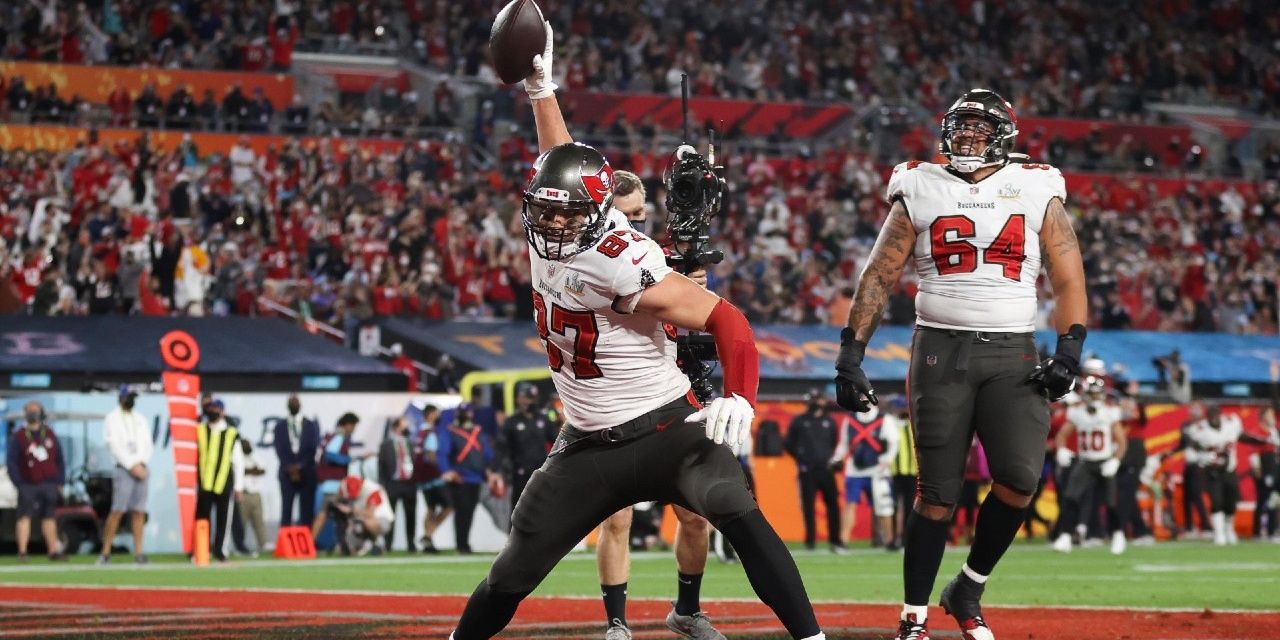 rob gronkowski touchdown spike