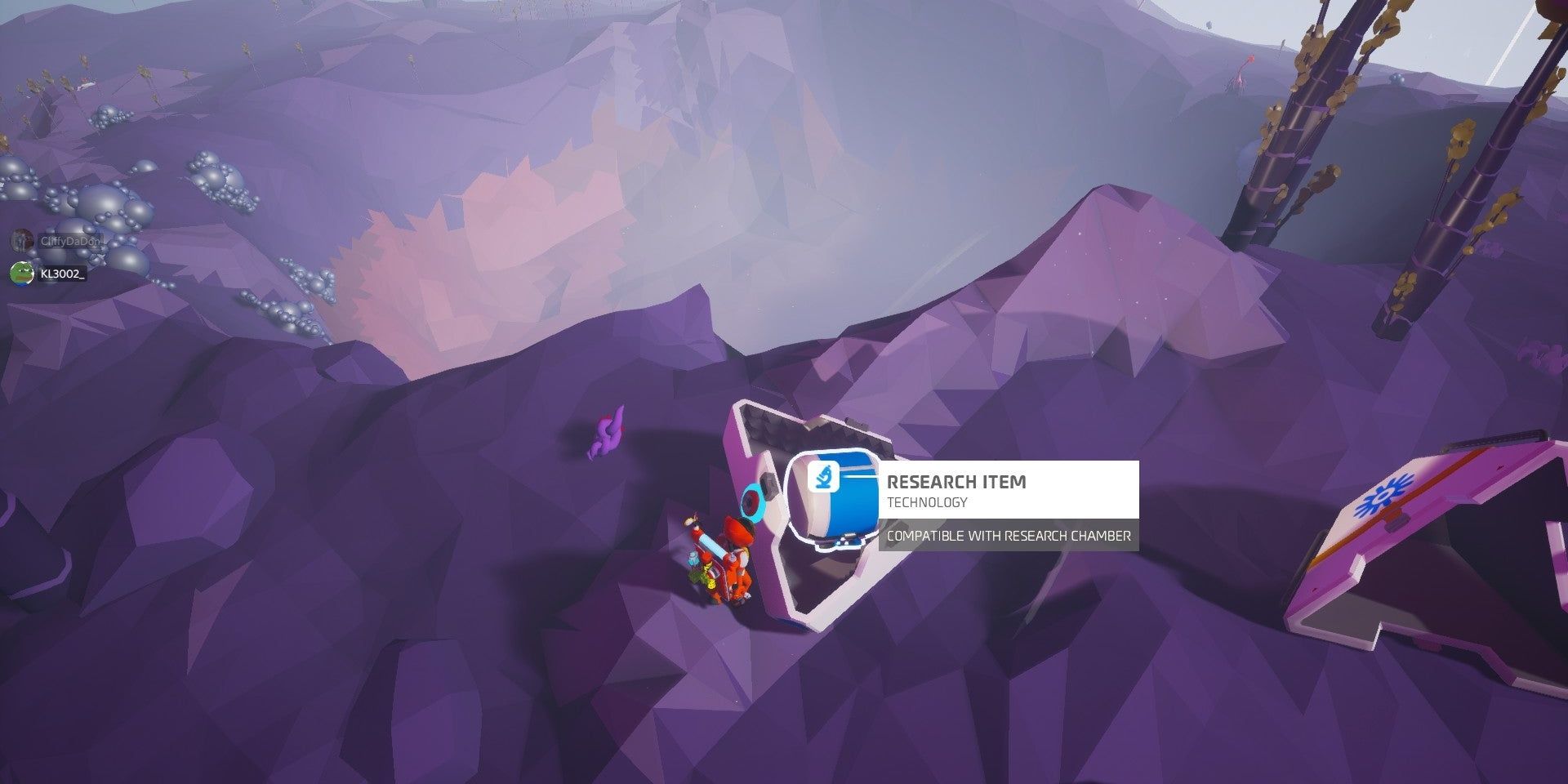 Astroneer player on Novus looking at research item