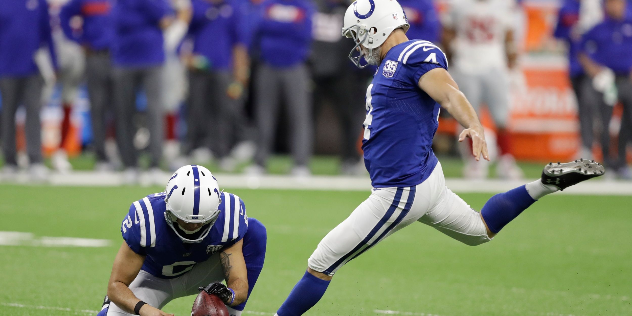 adam vinatieri kicking ball
