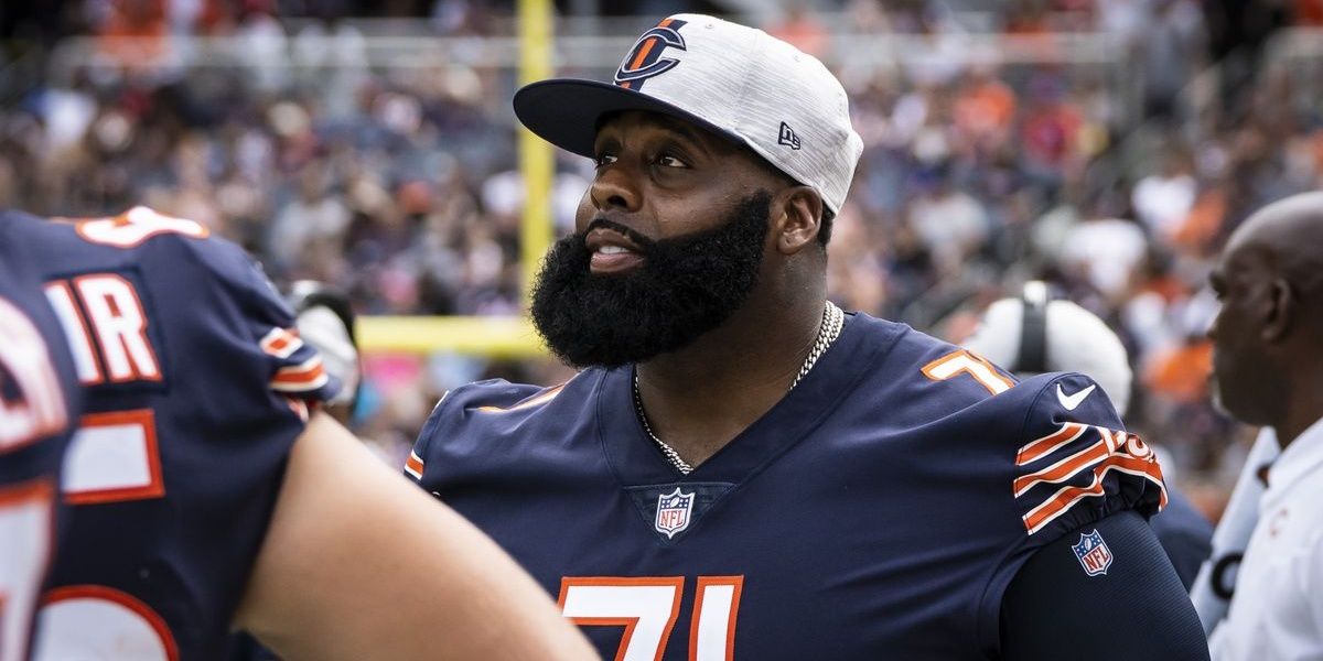 jason peters on field with others