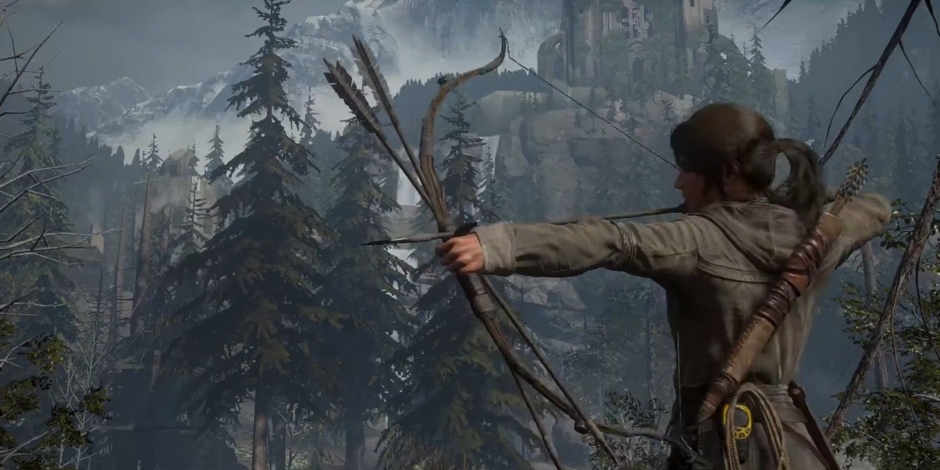 Lara using a bow in Rise of the Tomb Raider