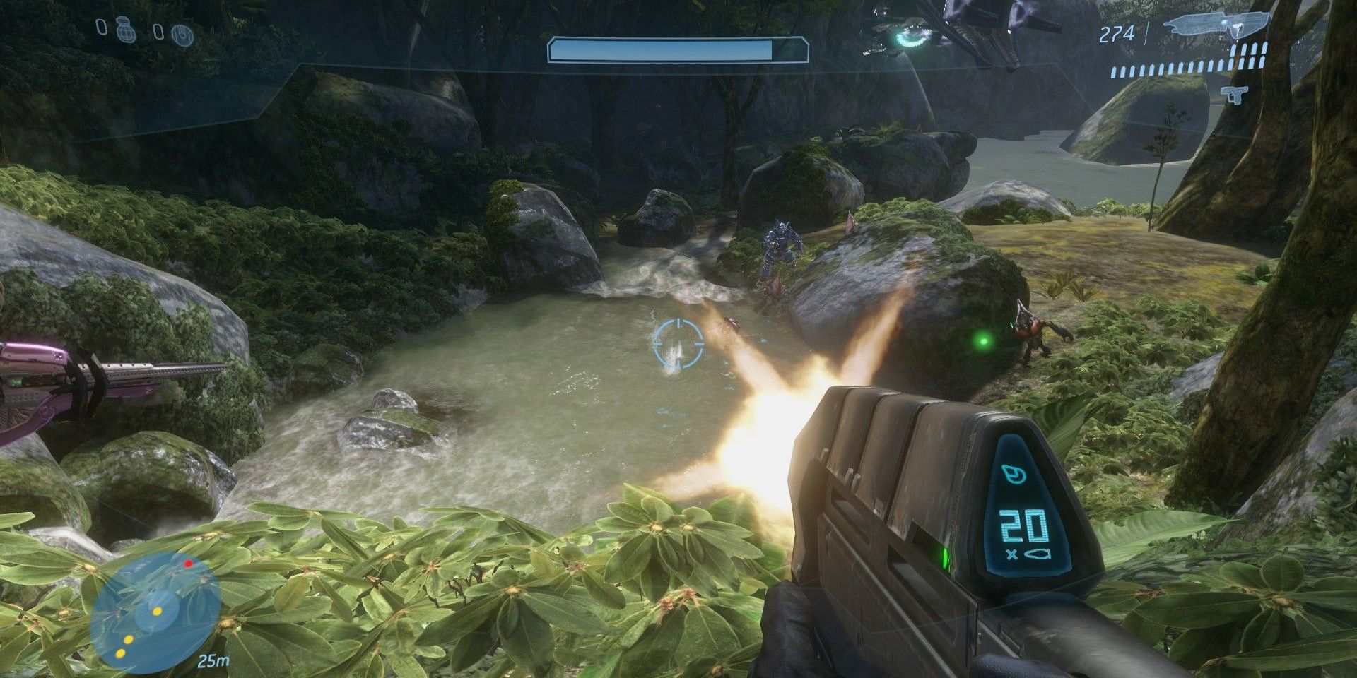 Halo 3 gameplay screenshot Master Chief armed with Assault Rifle