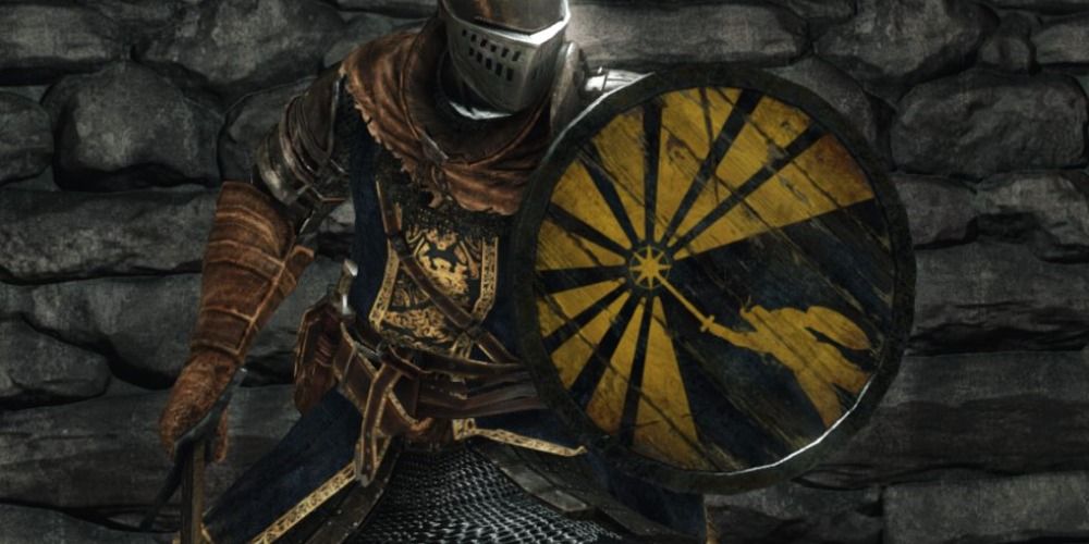 Screenshot of character carrying Sunlight Parma shield in Dark Souls 2