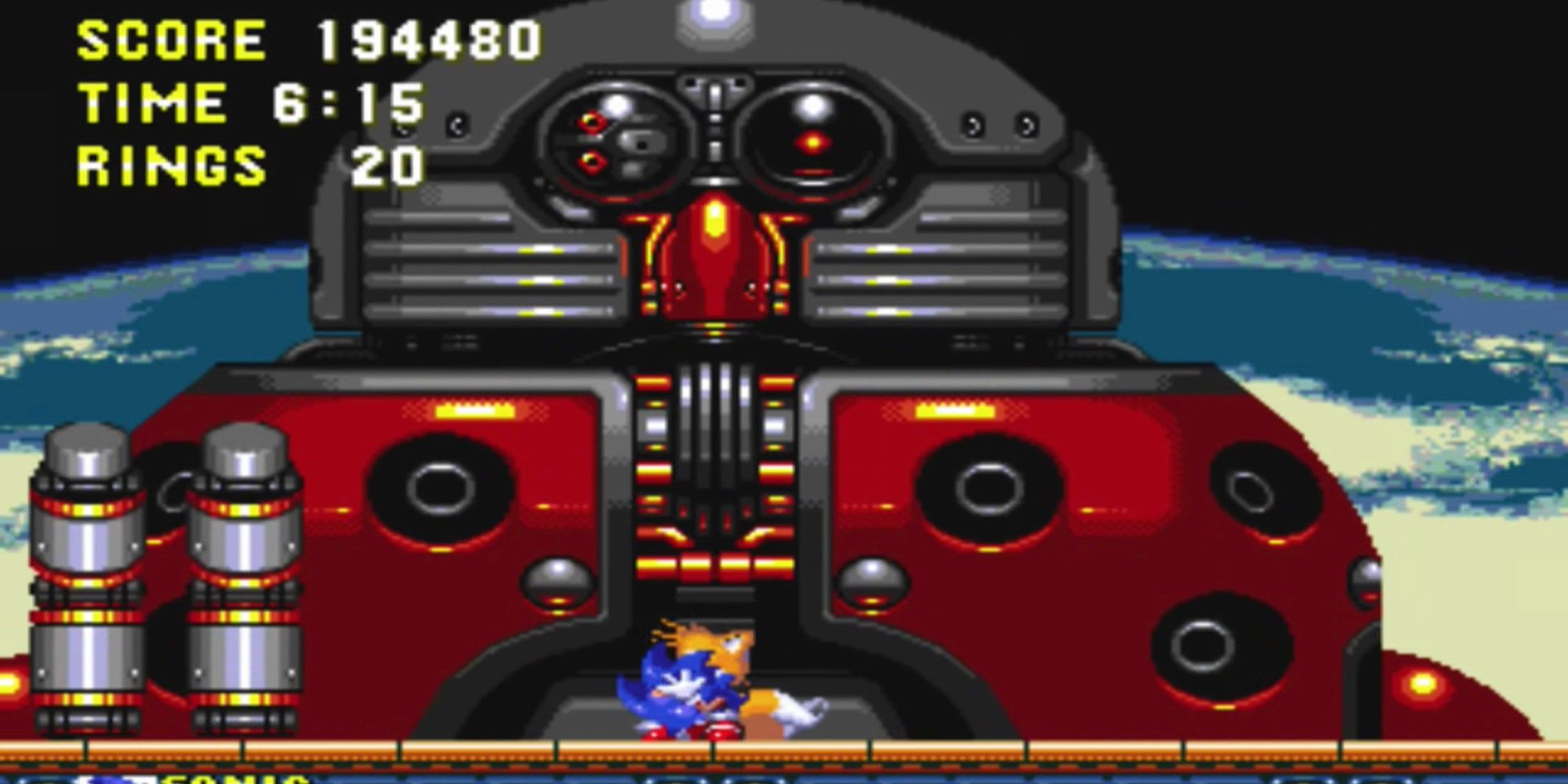 Sonic 3 and Knuckles Eggman mech squashes hedgehog