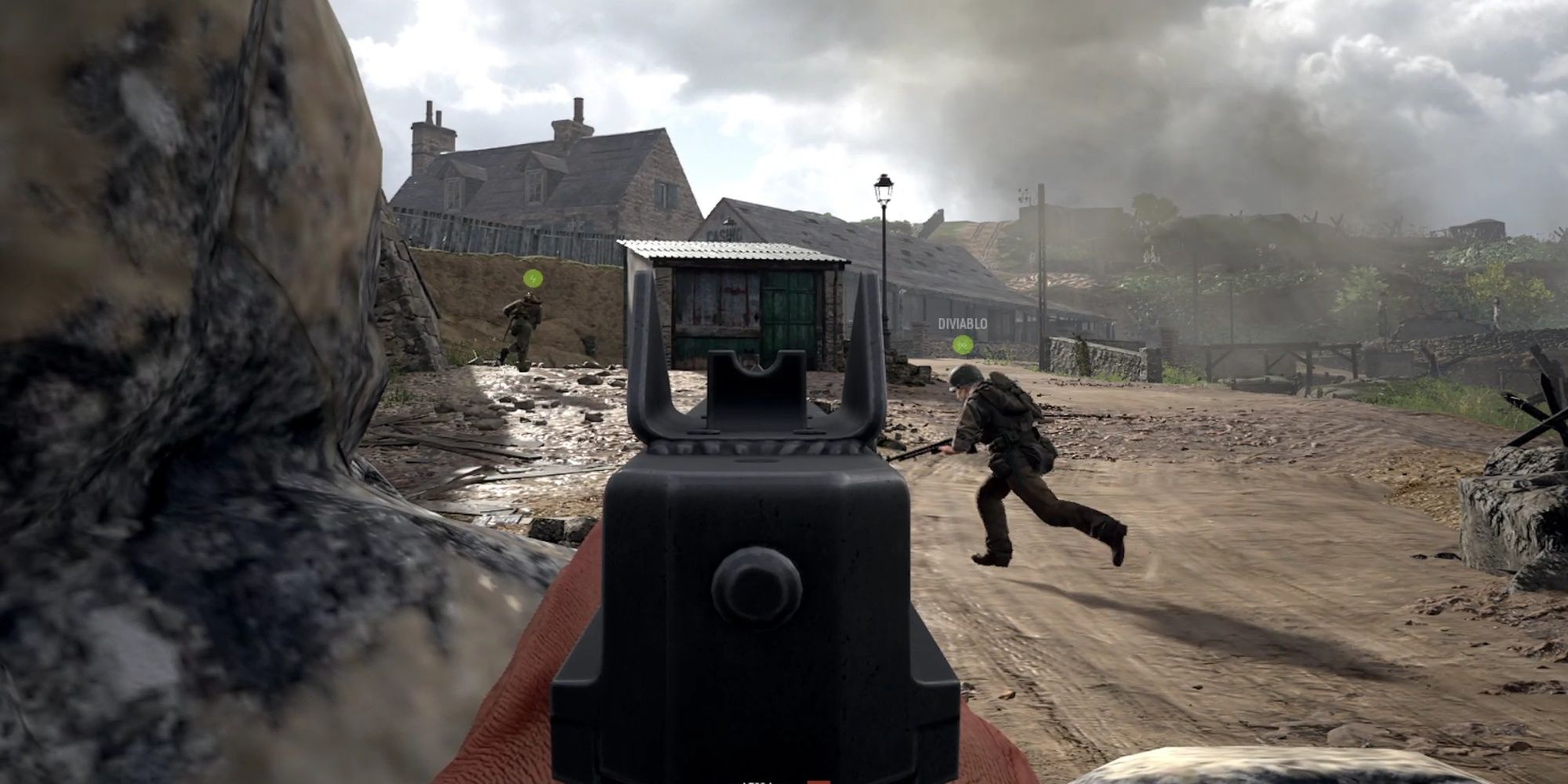 Hell Let Loose: Advancing The Squad Through A Town