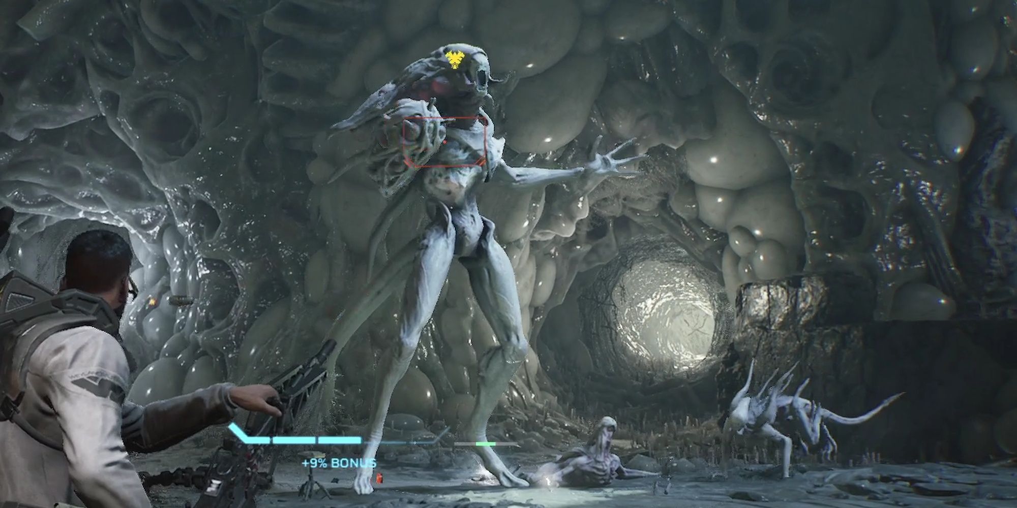 Aliens: Fireteam Elite - The Pathogen Queen During Her Boss Fight