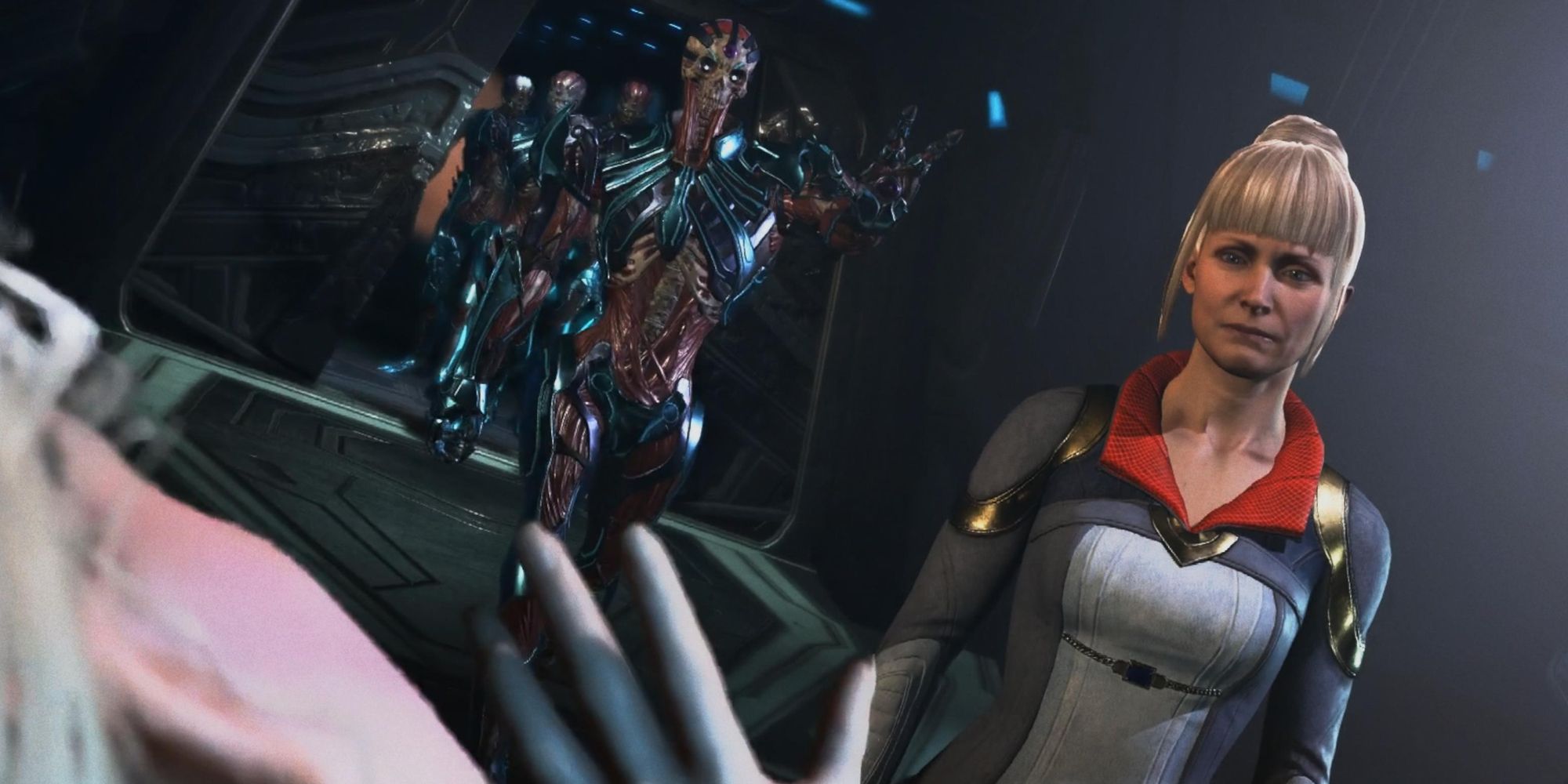 Supergirl Escapes Krypton As Brainiac's Robots Attack Her Mother