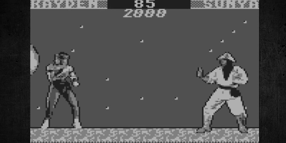 Raiden fighting Sonya in Mortal Kombat 1 on Game Boy.
