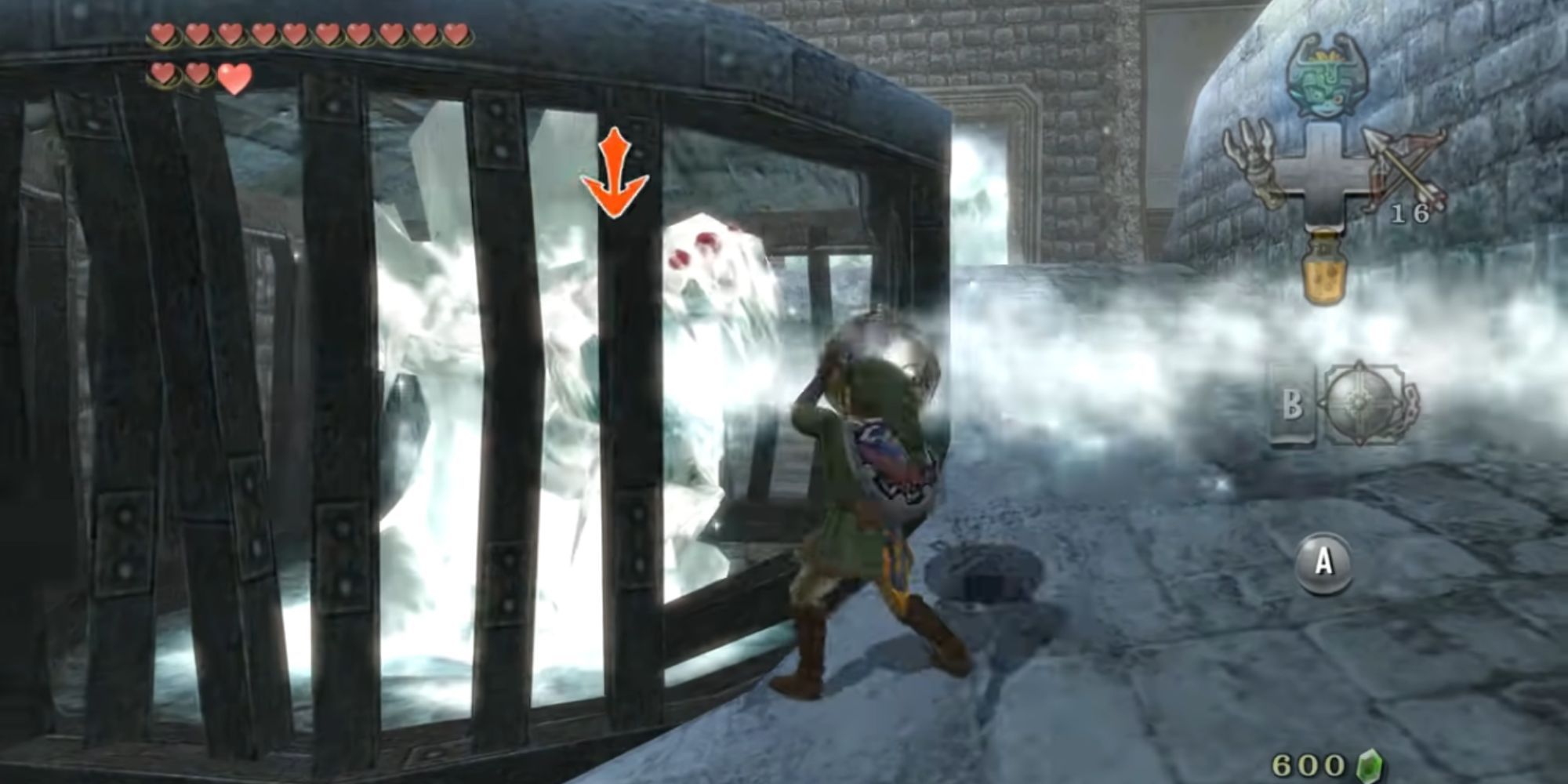 Link prepares to throw his ball at an enemy in Snowpeak Ruins 