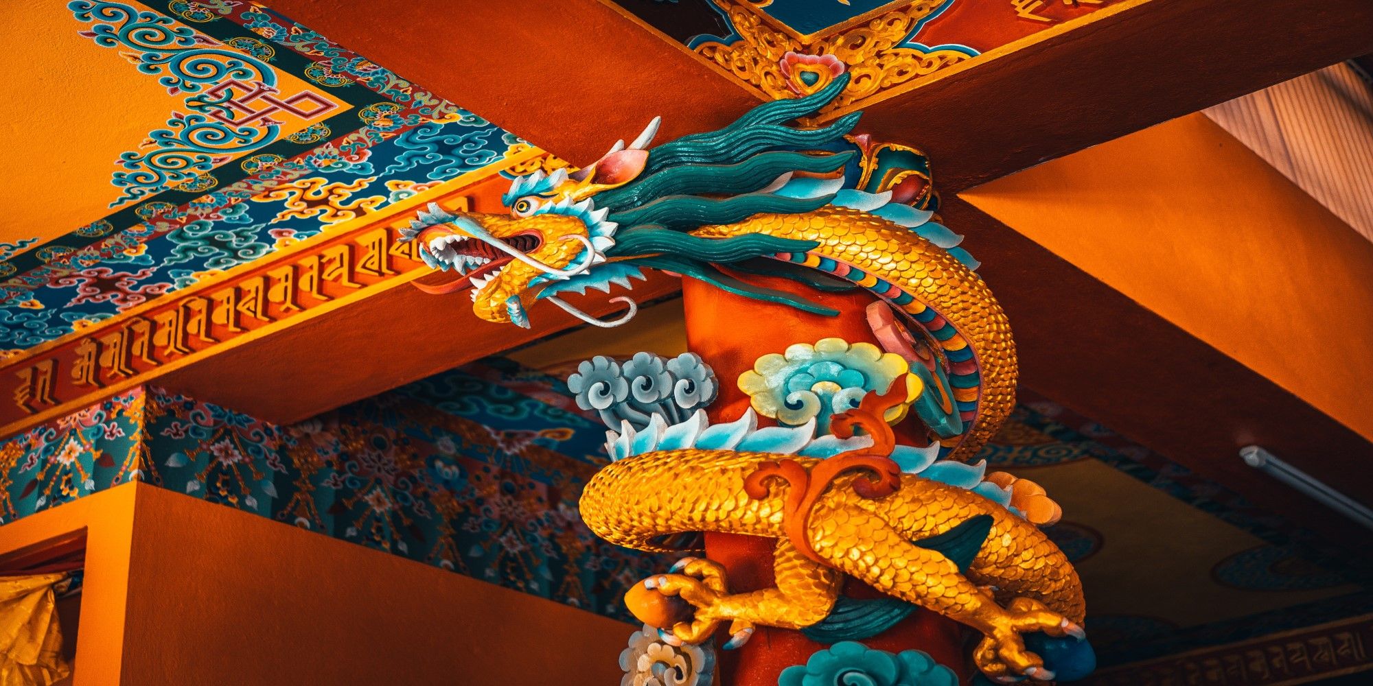 A statue of a Chinese-style dragon.