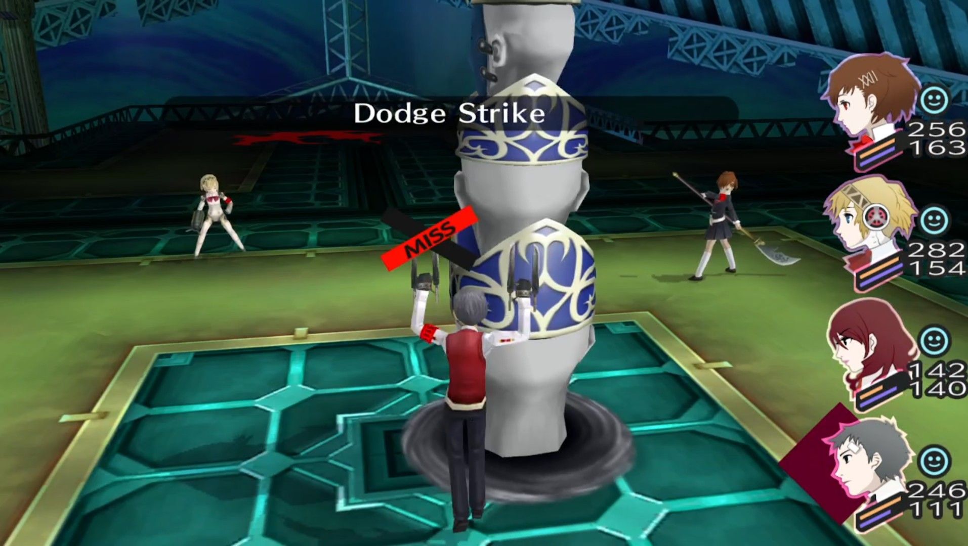 akihiko missing a punch because fanatic tower has dodge strike in persona 3 portable