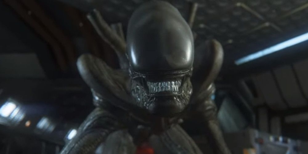 Alien Isolation Alien Leaning Into Camera
