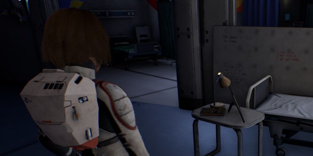 Kat finds Rosa's family photo in the Habitas medical wing