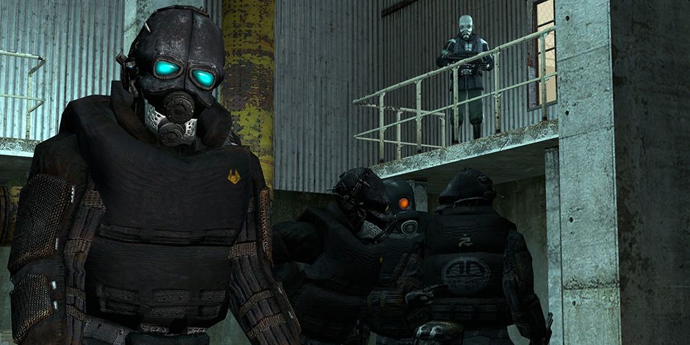 Combine Soldiers In Half-Life 2