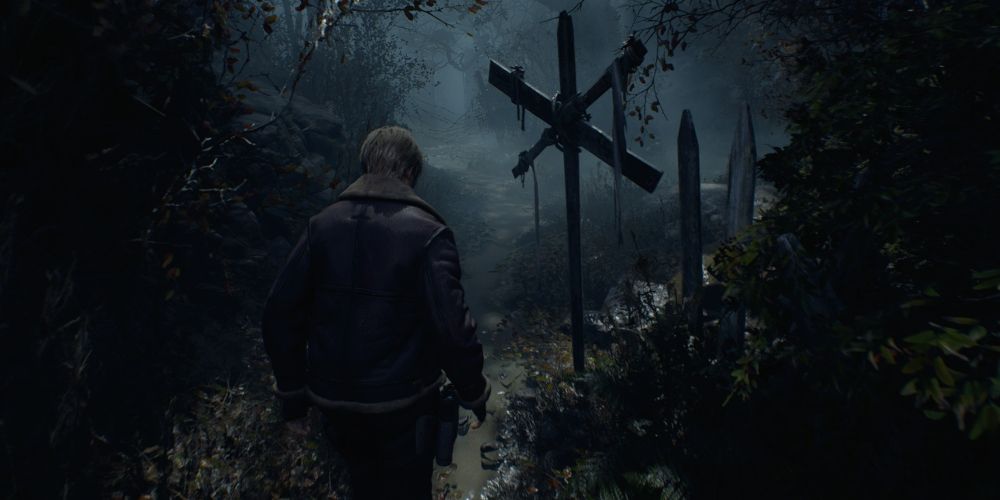 Leon Kennedy approaches a cult symbol on the path to Pueblo in Resident Evil 4