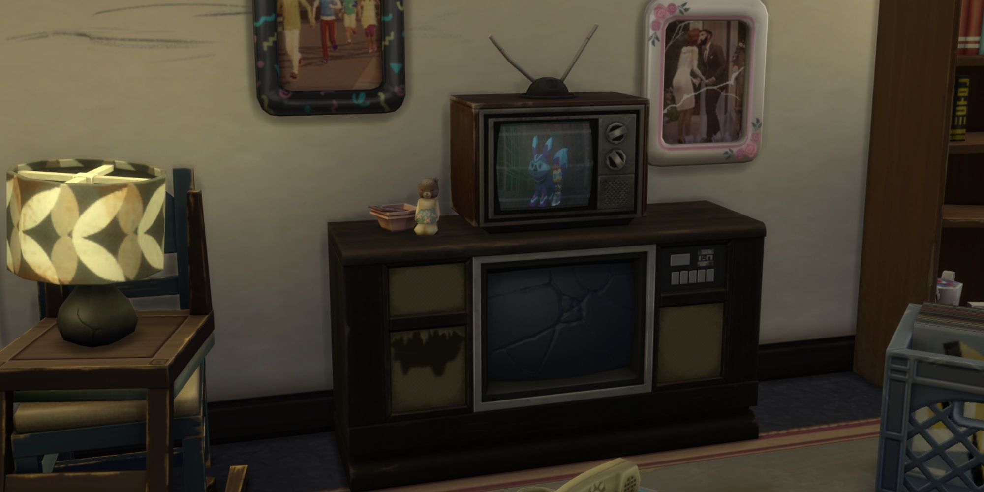 The Sims 4 Basement Treasures - Tube TV on old broken tube TV
