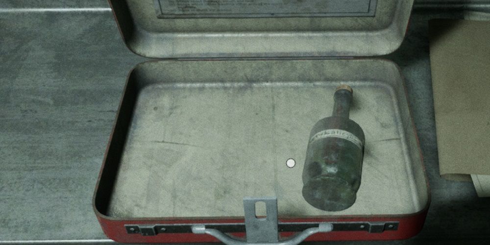 medicine bottle item inside first aid kit in the outlast trials