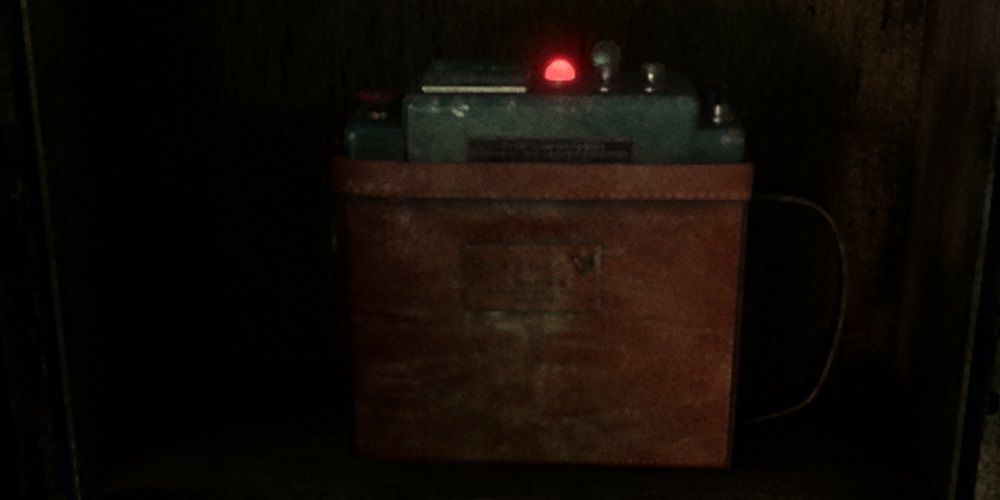 rig recharger iitem inside cabinet in the outlast trials