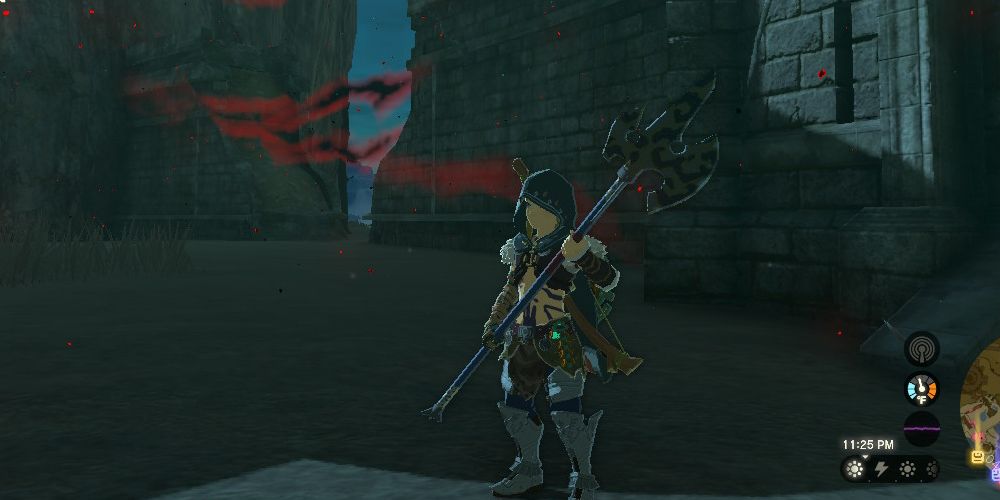 Tears of the Kingdom Link holding a Knights Halberd
